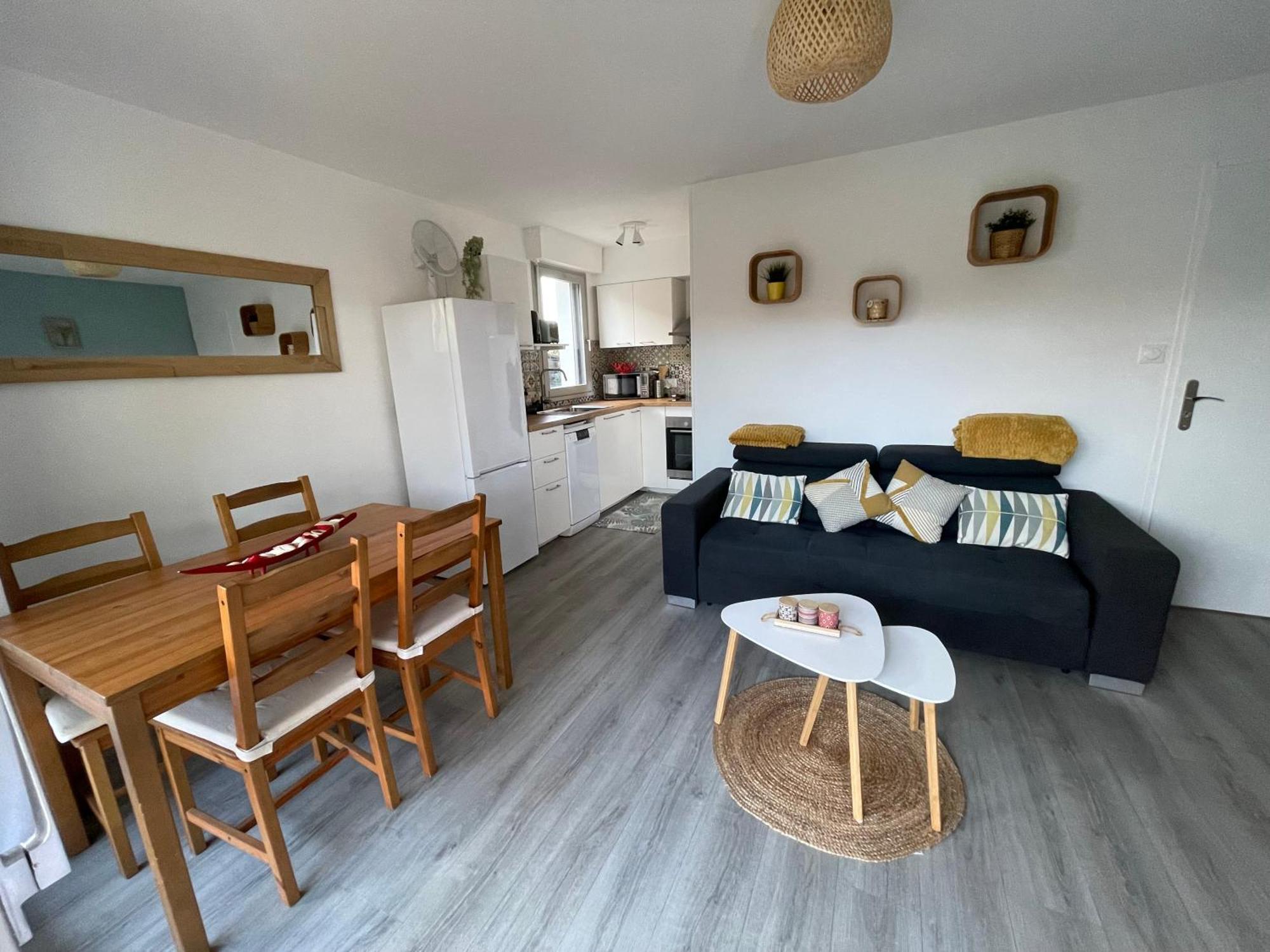 Avec Chambre, Terrasse Et Jardinet Proche Plage, Foret Pins, Piste Cyclable, Appartement